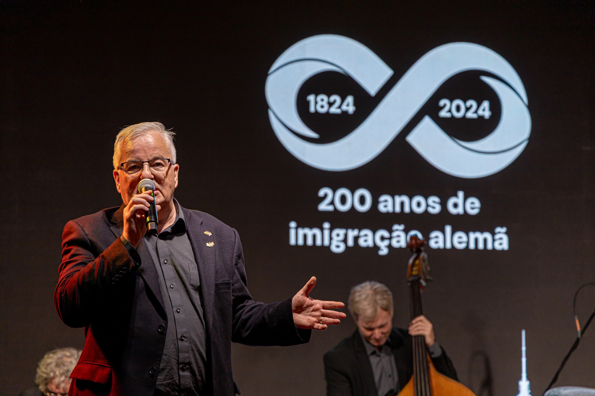 Markus Burger speaking at an event marking 200 years of German immigration to Brazil